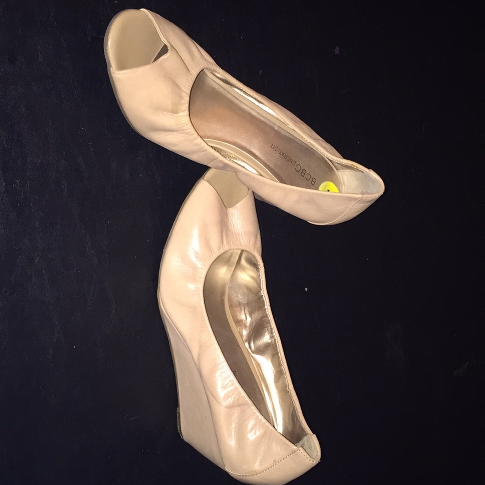 BCBG wedges